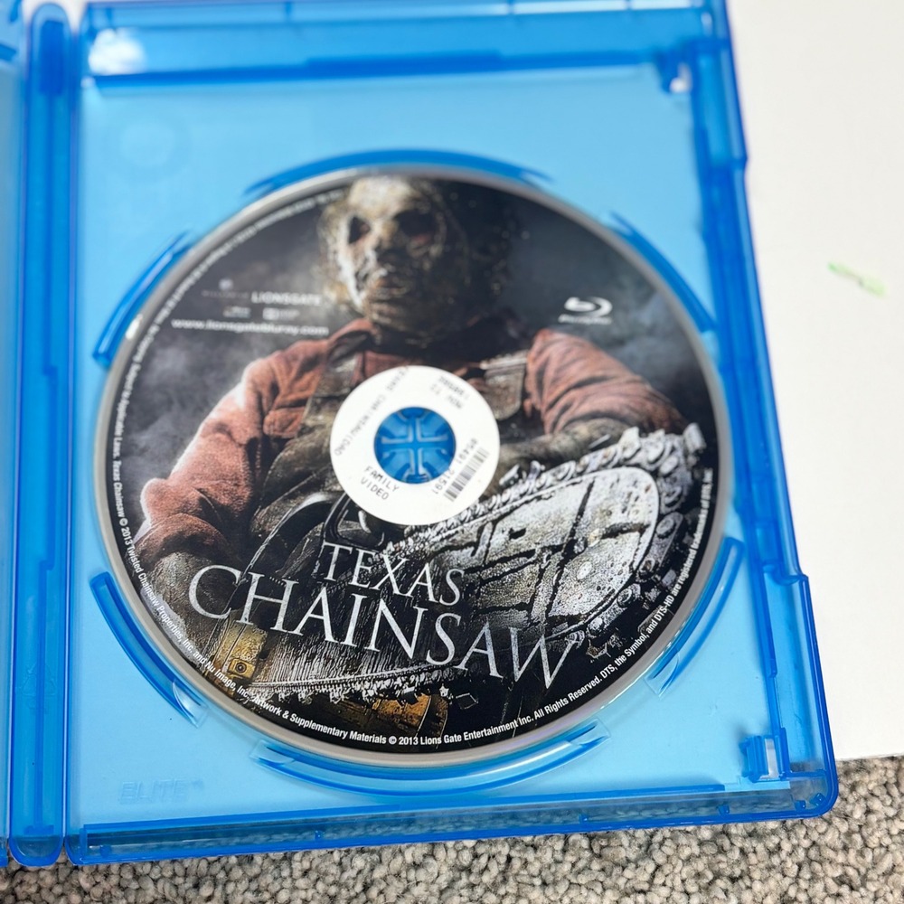 Texas Chainsaw Blu-ray Movie 2013 Lionsgate Slasher Horror Alexandra Daddario